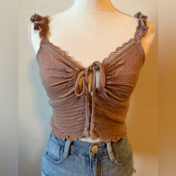 Tops - Brown Laced and Ribbed Crop Top Size Small